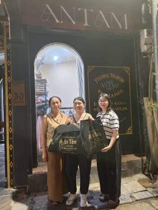 Clothes made at An Tam Ladies Tailor, photo by a customer (Krizka)