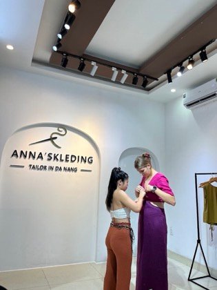 Clothes made at Anna’skleding Tailor in Danang, photo by a customer (Emily Quartly)