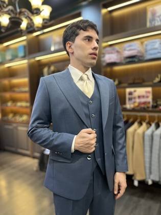 Clothes made at Berlin Kim Tailoring Đà Lạt, photo by a customer (Jeremías Arauz)