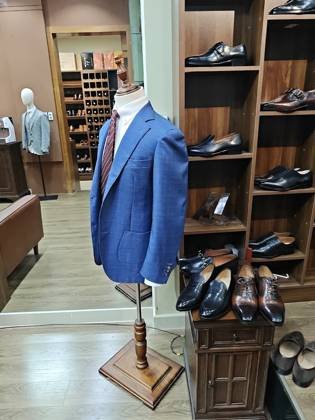 Clothes made at Bespoke Suit 3Pieces Tailor, photo by a customer (Victor Wang)