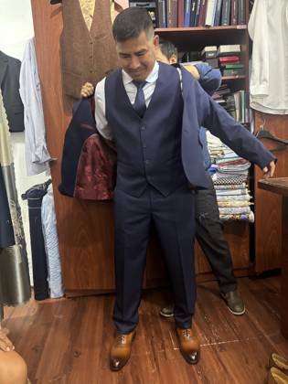 Clothes made at CaoAnh tailor, photo by a customer (wild banditz)