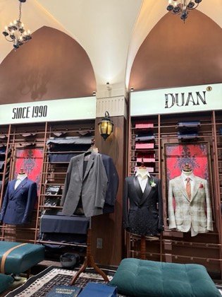 Clothes made at DUAN Tailor, photo by a customer (queanh le)