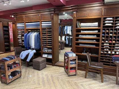 Clothes made at Dunnio by Duy Nguyen, photo by a customer (B)
