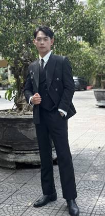 Clothes made at Gallo Bespoke Tailoring, photo by a customer (Thanh Hùng Mai)