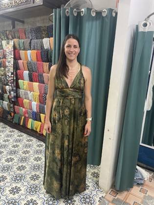 Clothes made at Golden Silk Tailor Hoi An, photo by a customer (Julia Großmann)
