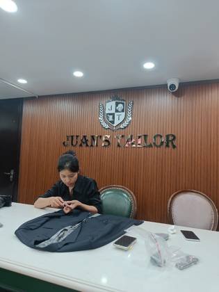 Clothes made at Juan's Tailor, photo by a customer (Sven Erchen)