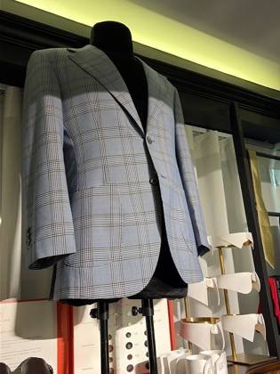 Clothes made at Lehman Brother, photo by a customer (PhươngAnh)