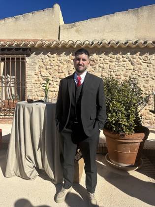 Clothes made at Minh Nhi Family Tailor, photo by a customer (Pablo Borredat Díaz)