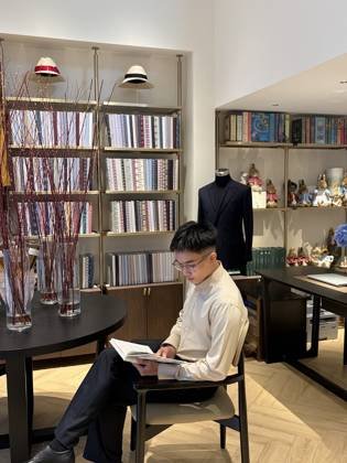 Clothes made at Minh Quyền tailor, photo by a customer (Thảo Nguyễn)