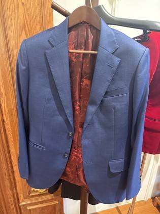 Clothes made at Minh Tailor, photo by a customer (Kebby Lee)