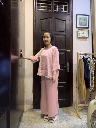 Clothes made at Nhà may Hồng Oanh, photo by a customer (Nguyên Do Ngan Giang)