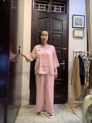 Clothes made at Nhà may Hồng Oanh, photo by a customer (Nguyên Do Ngan Giang)