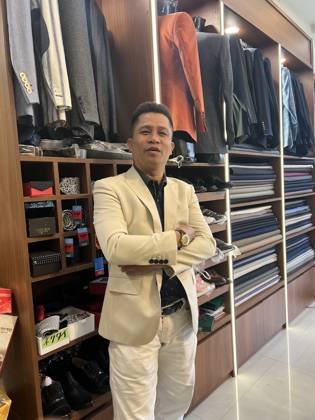Clothes made at Nhà May Lin's Veston, photo by a customer (NGUYEN Duc Viet)