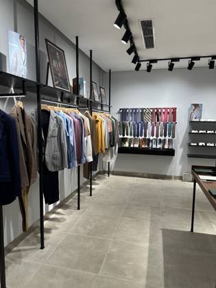 Clothes made at SIR Tailor, photo by a customer (Vanara CHEA)