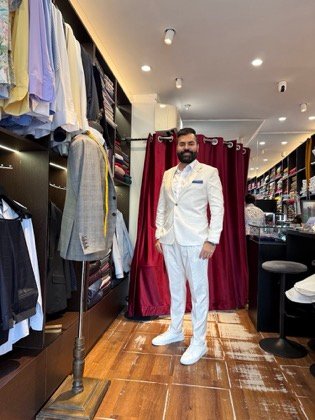 Clothes made at Viet Thanh Silk, photo by a customer (Gustavo Rodrigues de Moraes)