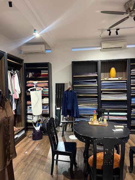 A Dong Silk Saigon, tailor for suits and shirts in Ho Chi Minh City (Saigon) — photo 2 of 6