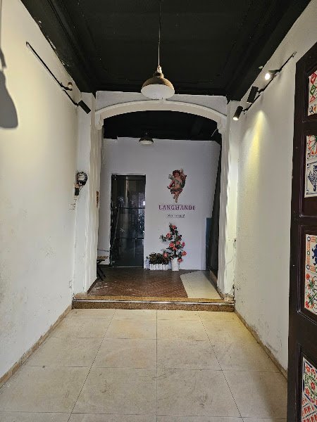 Anh Thi tailor, tailor for suits and shirts in Hanoi — photo 4 of 6