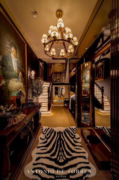 Antonio De Torres Bespoke, tailor in Saigon