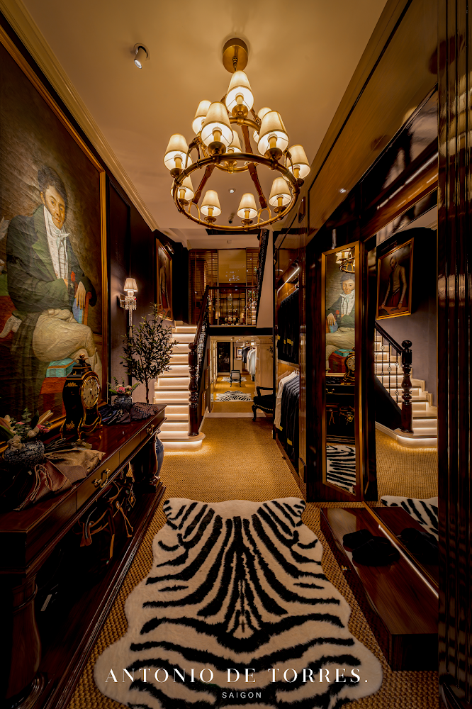 Antonio De Torres Bespoke, tailor for suits and bespoke menswear in Ho Chi Minh City (Saigon) — photo 1 of 6