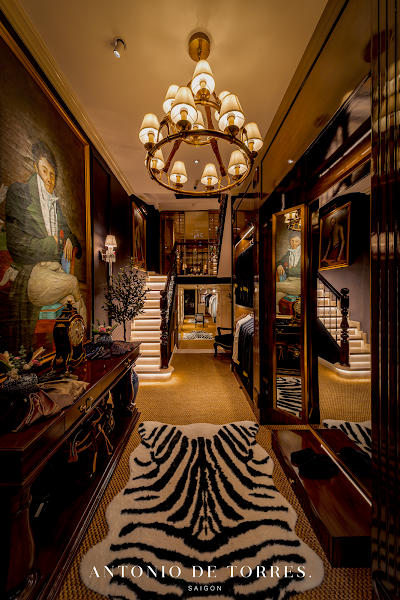 Antonio De Torres Bespoke, tailor for suits and bespoke menswear in Ho Chi Minh City (Saigon) — photo 2 of 6