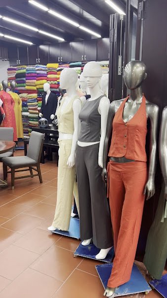 Ba Ri Tailor, tailor for suits and dresses in Hoi An — photo 4 of 6