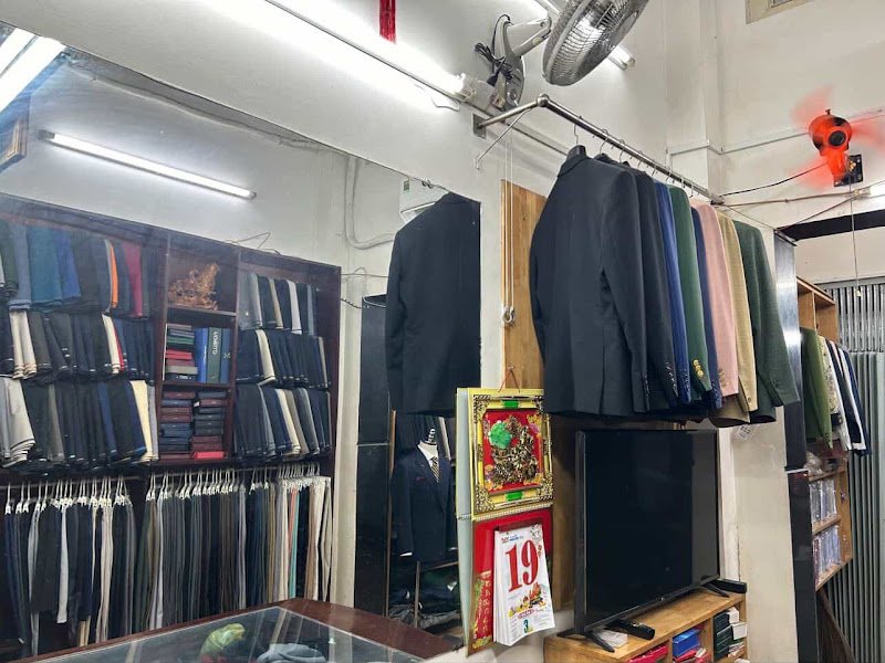 Bá Vĩ Tailor, tailor for suits and wedding suits in Ho Chi Minh City (Saigon) — photo 5 of 6