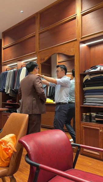 Binh Tailor, tailor for suits and tuxedos in Ho Chi Minh City (Saigon) — photo 4 of 6