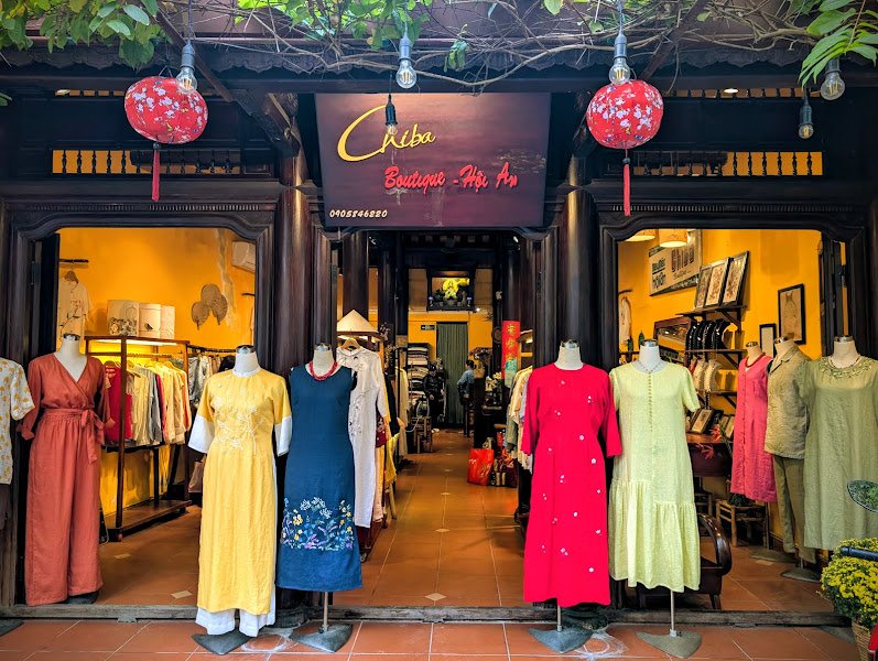 Chiba Boutique, tailor for embroidery and linen in Hoi An — photo 5 of 6