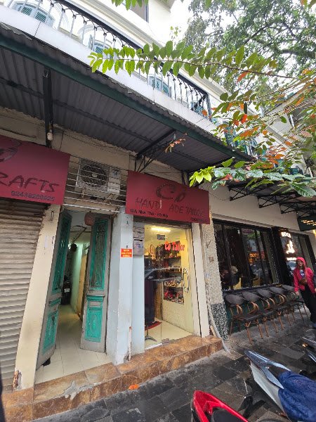 Co Tailor, tailor for suits and waistcoats in Hanoi — photo 3 of 6