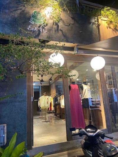Ếch Ộp Store — alterations in Hue