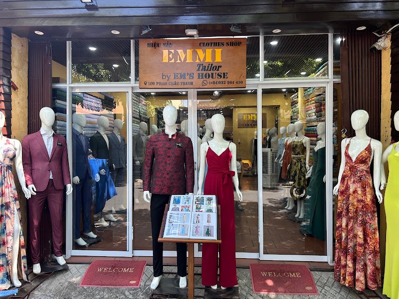 EMMI Tailor by Em's House, tailor for suits and dresses in Hoi An — photo 5 of 6