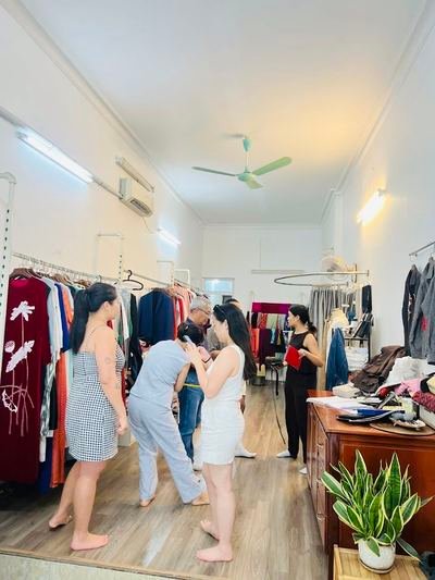 Feelingsilk, tailor in Hanoi