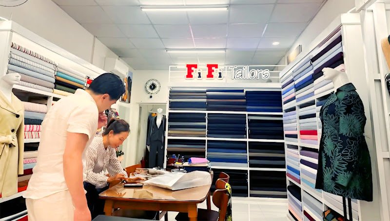 FiFi Tailors, tailor for suits and dresses in Hoi An — photo 2 of 6
