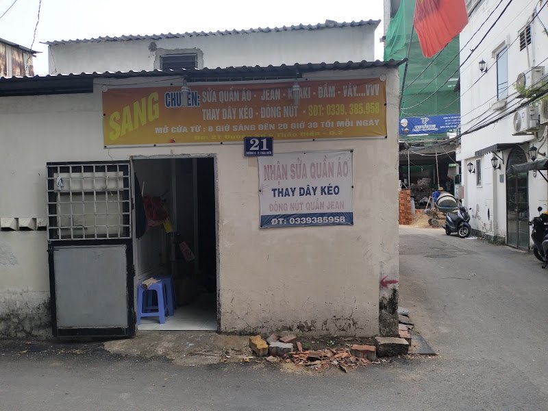 Ha’s Sewing Room, tailor for dresses and wedding dresses in Ho Chi Minh City (Saigon) — photo 4 of 6