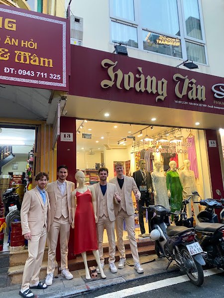 Hoàng Vân Silk, tailor for silk and suits in Hanoi — photo 2 of 6