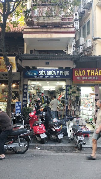 Hue's Tailor, tailor for suits and sport coats in Hanoi — photo 5 of 6