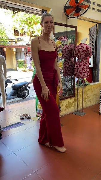 Lynn Tailor, tailor for dresses and suits in Hoi An — photo 2 of 6