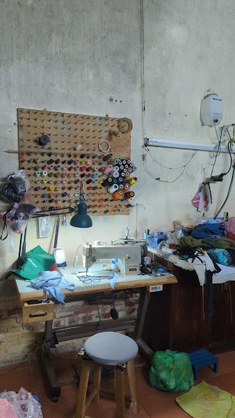 Madame Trinh tailor house, tailor for alterations and repairs in Hanoi — photo 2 of 6