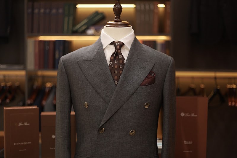 Maison De Suits, tailor for suits and tuxedos in Hanoi — photo 2 of 6
