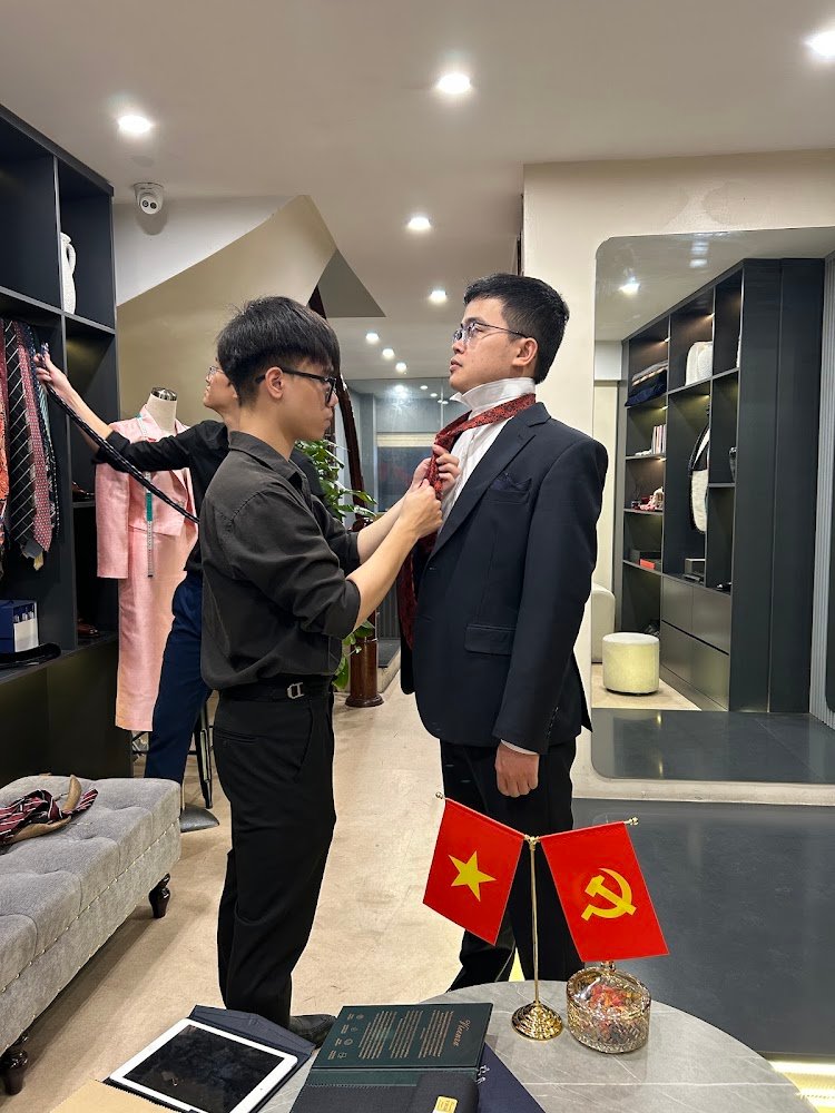 May vest đẹp Hà Nội, tailor for suits and wedding suits in Hanoi — photo 1 of 6