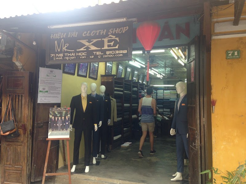 Mr. XE, tailor for suits and shirts in Hoi An — photo 5 of 6