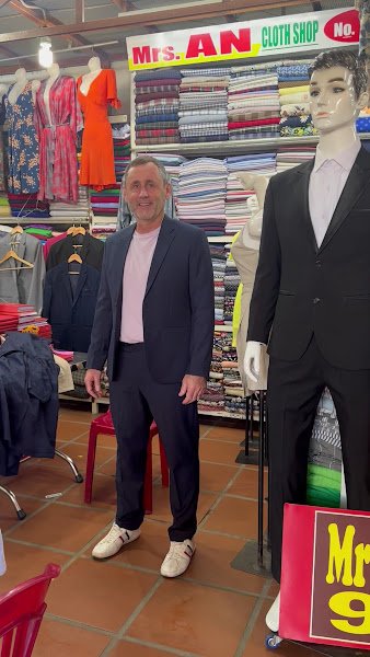 “Ms. An” No. 90 Tailor Inside Hoi An Cloth Market, tailor for linen and dresses in Hoi An — photo 4 of 6