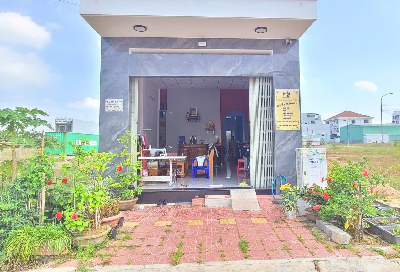 Nhà May Kim Nga, tailor for custom clothing and alterations in Quy Nhon — photo 1 of 4