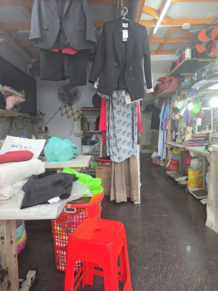Nhà May Thịnh, tailor for alterations and dresses in Ho Chi Minh City (Saigon) — photo 1 of 6