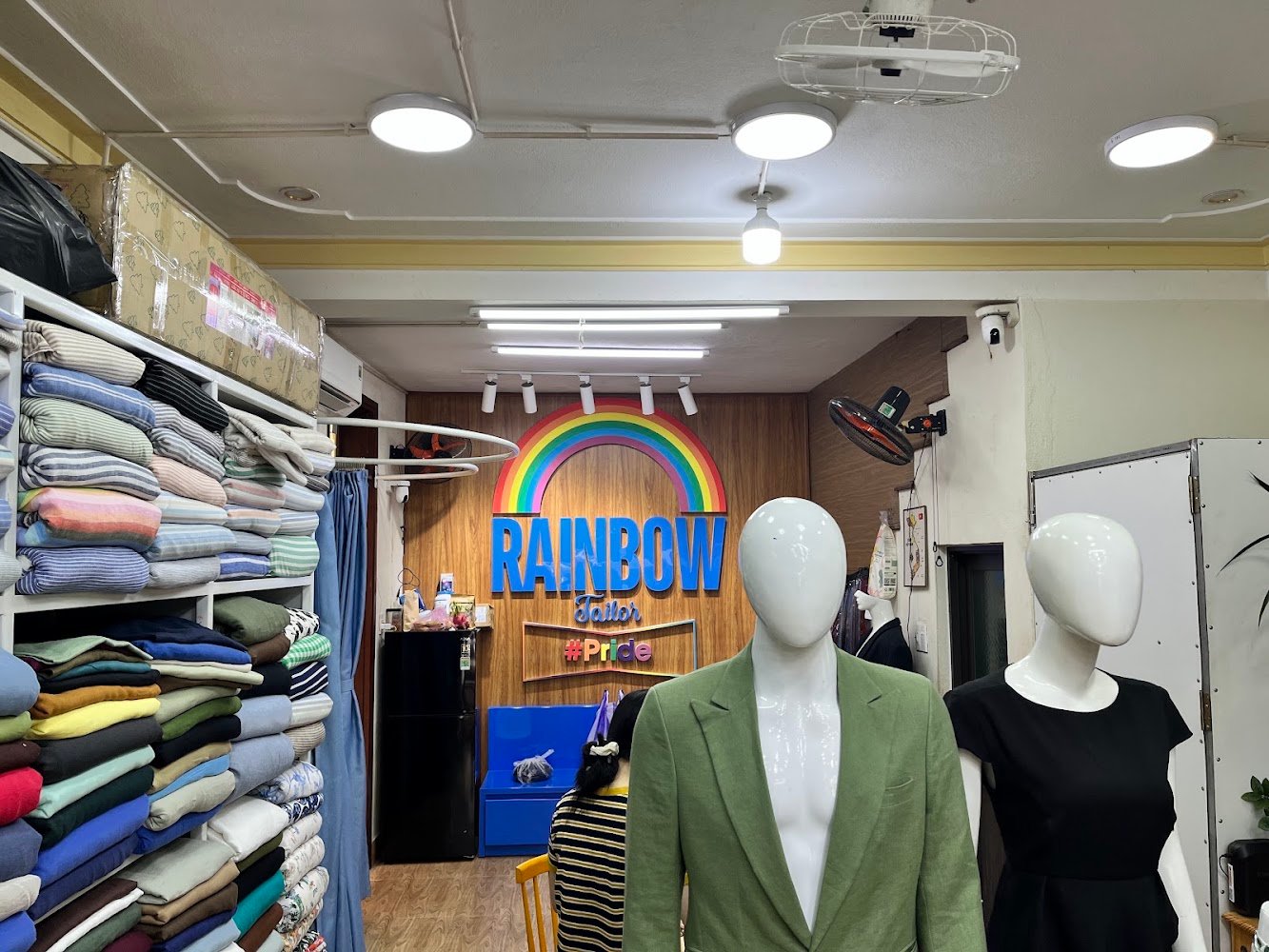 Rainbow Tailor, tailor for linen and suits in Hoi An — photo 1 of 6