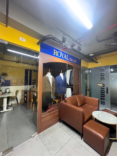 Royal Bespoke Tailor, tailor for suits and linen in Da Nang — photo 2 of 6