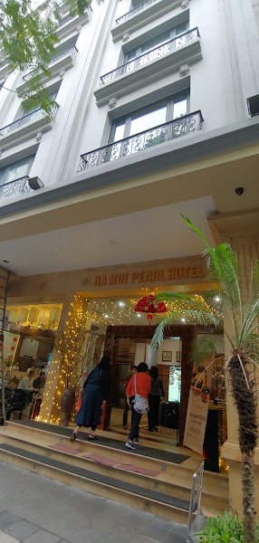Royal Silk Shop, tailor for silk and dresses in Hanoi — photo 2 of 6