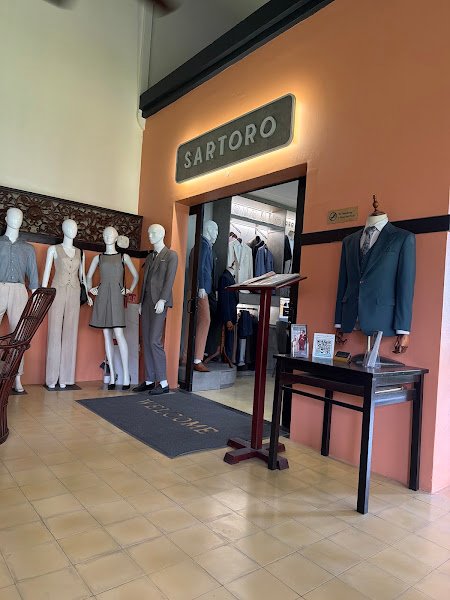Sartoro, tailor for suits and shirts in Hoi An — photo 3 of 6