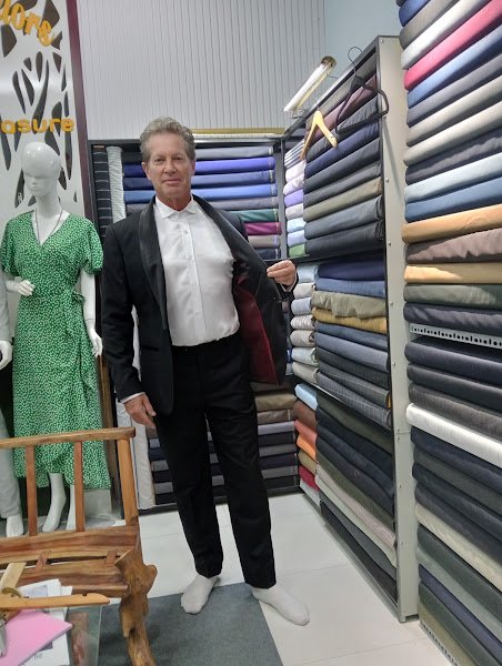 Secret Beach Tailors, tailor for suits and dresses in Hoi An — photo 2 of 6