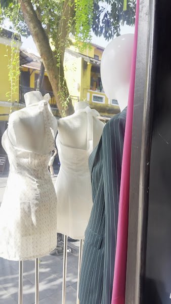 Sunrise Tailor in Hội An, tailor for linen and dresses in Hoi An — photo 4 of 5